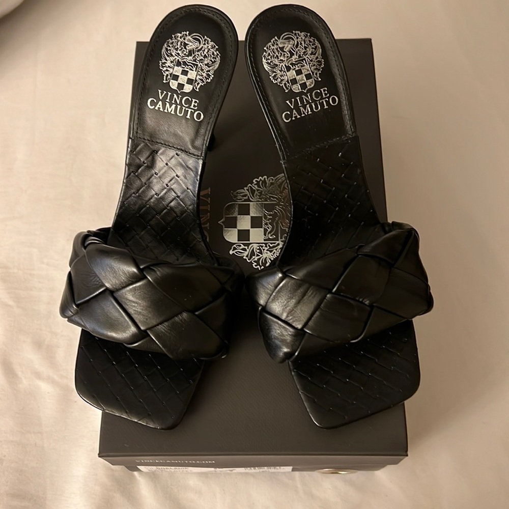 Vince Camuto Brelanie in Black size 8